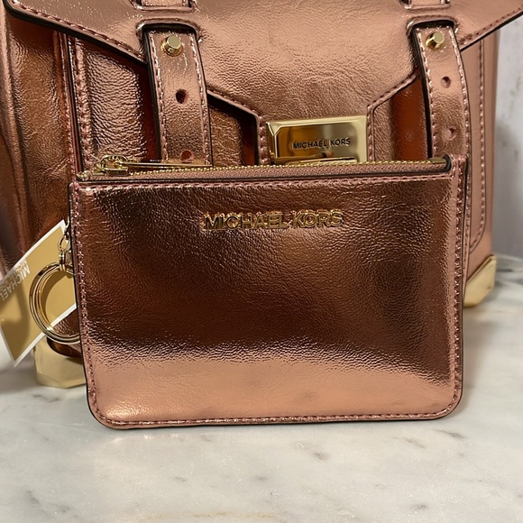 NWT Michael Kors Manhattan with Travel Coin Pouch - Primerose - STUNNING ๐๐๐คฉ - Picture 9 of 15